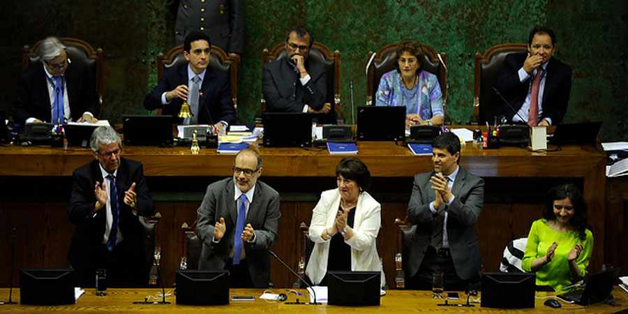 Bachelexit: Chile debe salir de la democracia emocional