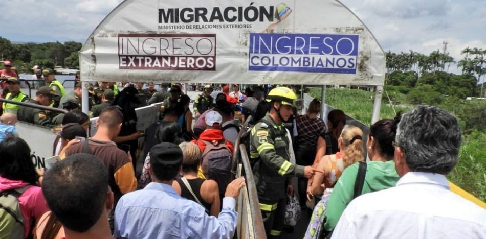 Venezolanos falsifican documentos y Colombia asume nueva medida migratoria