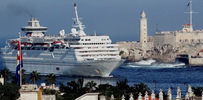 Los Castro autorizan la entrada y salida de cubanos en cruceros
