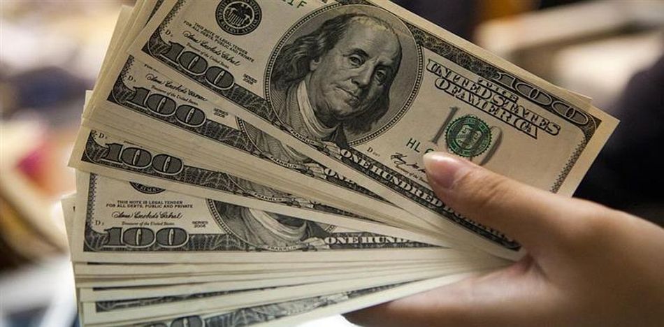 Nueva escalada del dólar en Argentina reaviva temores de aún mayor inflación