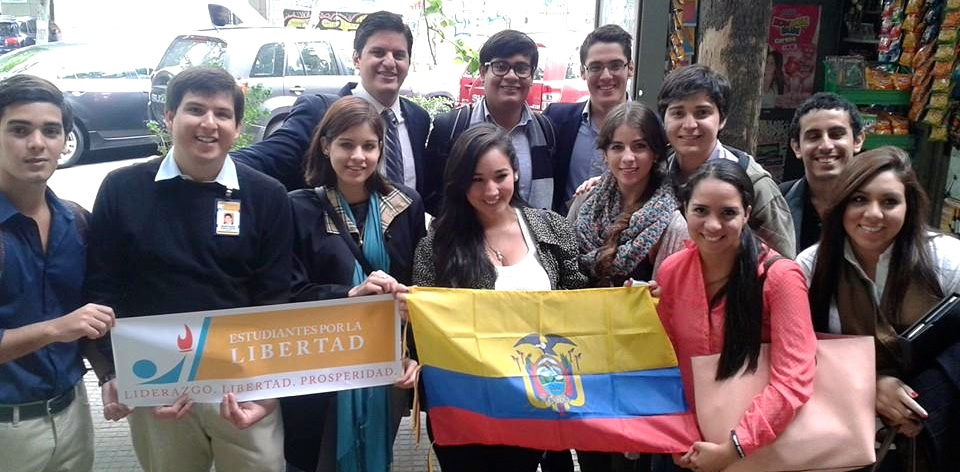 Jóvenes respiran libertad durante conferencia en Latinoamérica