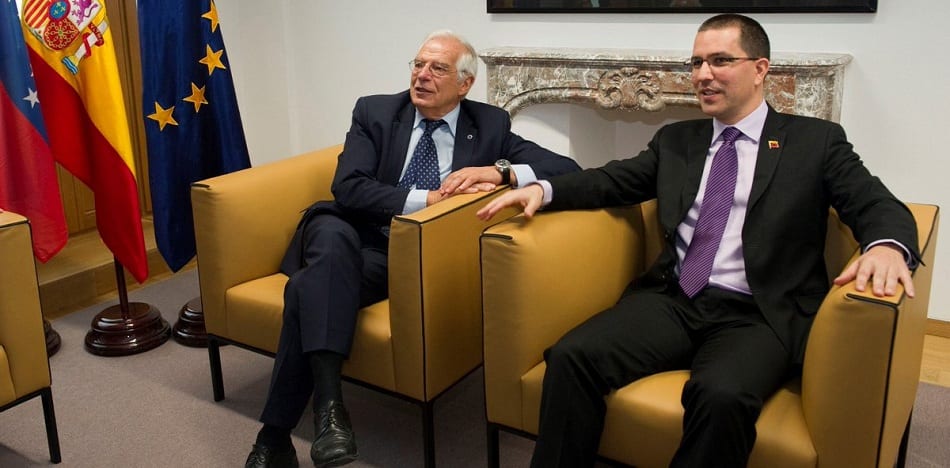 España cambia su política hacia Venezuela: de sanciones a diálogo