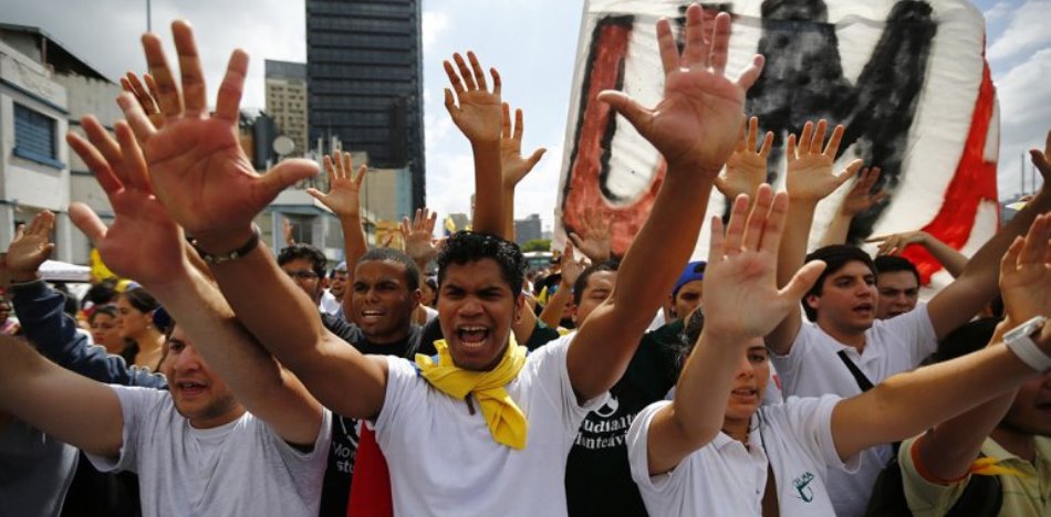 Cómo los privilegios y prebendas deslegitiman la protesta en América Latina
