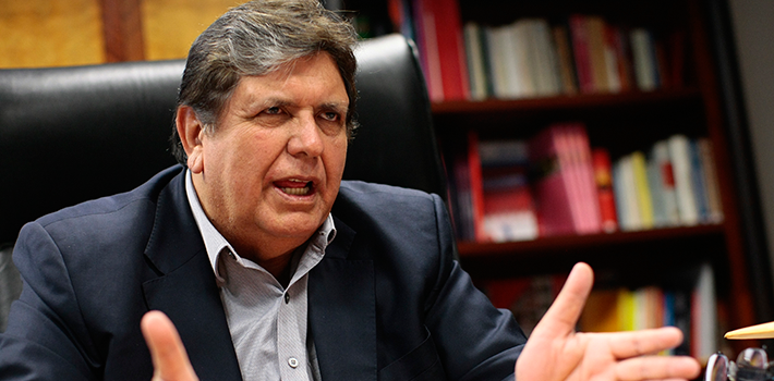 Perú: Alan García acusado de indultar a más de 3.000 narcos y ladrones