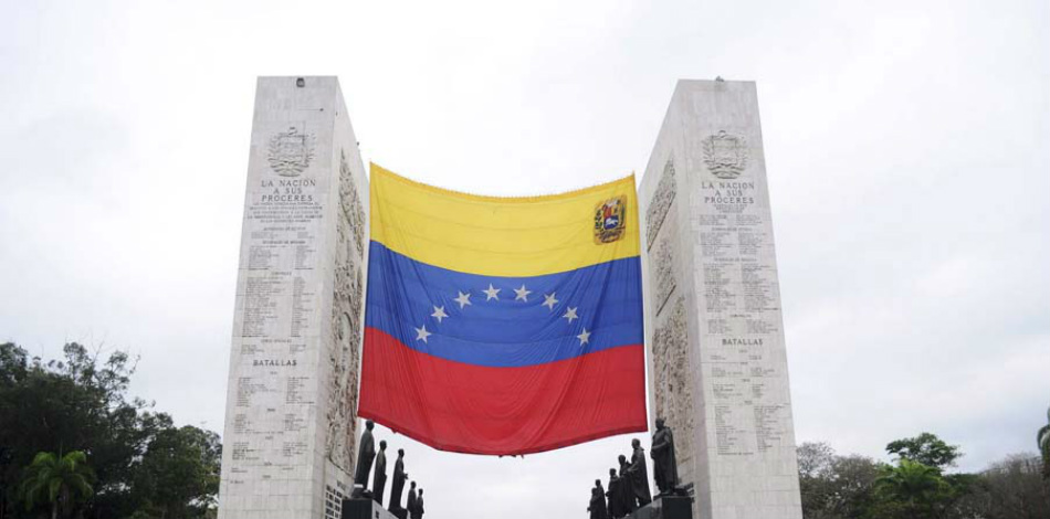 Exministro de Defensa venezolano afirma que Maduro ya perdió apoyo del Ejército