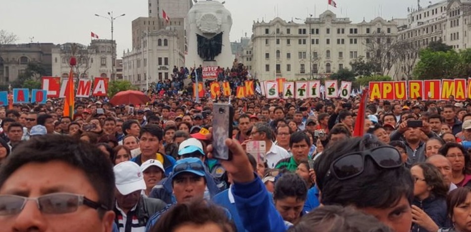 Ministerio de Educación de Perú declara «ilegal» la huelga de maestros en Lima