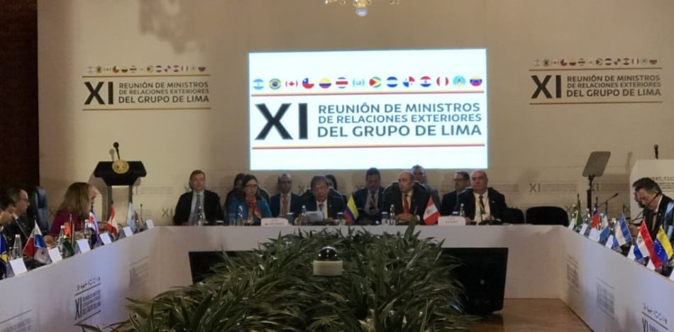 No más comunicados: Amenaza de fuerza es lo que necesita Maduro para irse