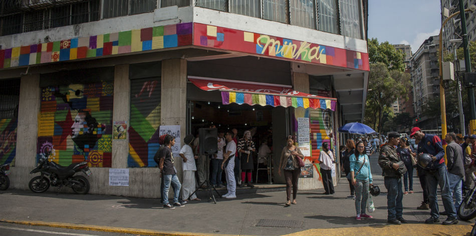 Panadería expropiada en Venezuela ya no vende pan, solo provee a comités socialistas