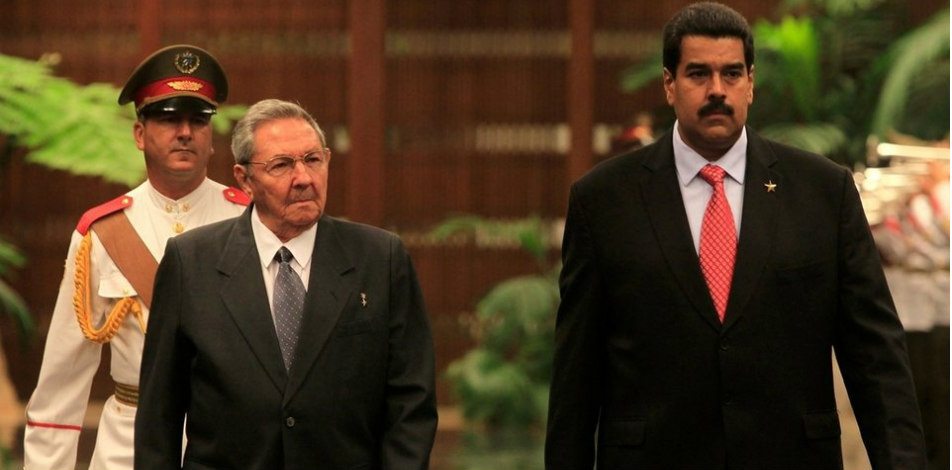 El precio de la «valiosa» amistad: Maduro compra petróleo extranjero para Cuba