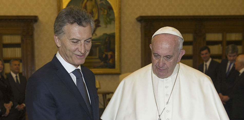 Senado argentino impulsa ley de «emergencia social» que apoya el papa pero no Macri
