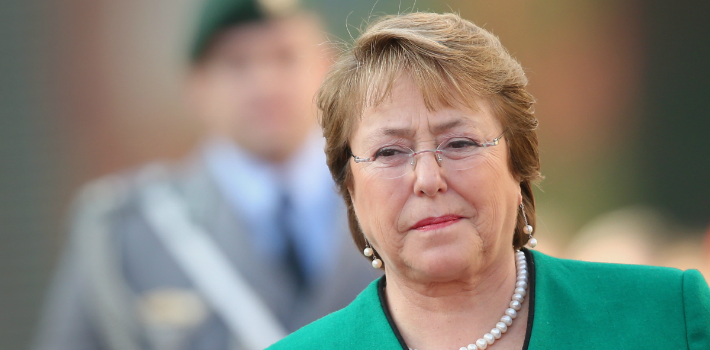 Bachelet, silente e inerte ante la peor crisis institucional de Chile
