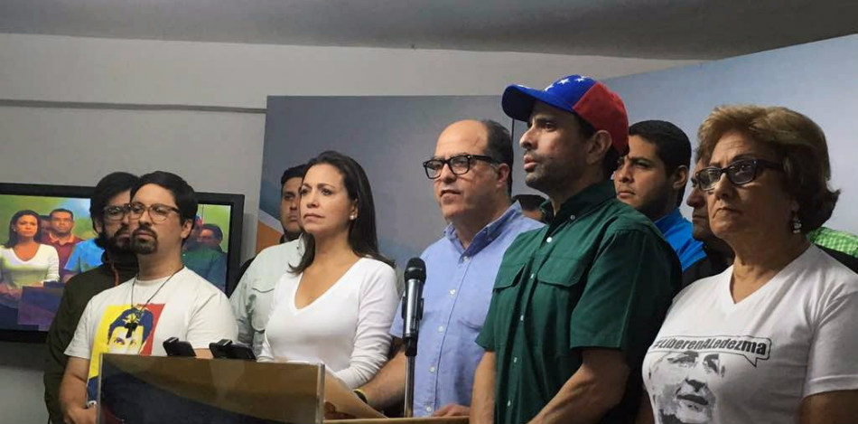 Oposición venezolana cada vez más dividida sobre participación en elecciones regionales