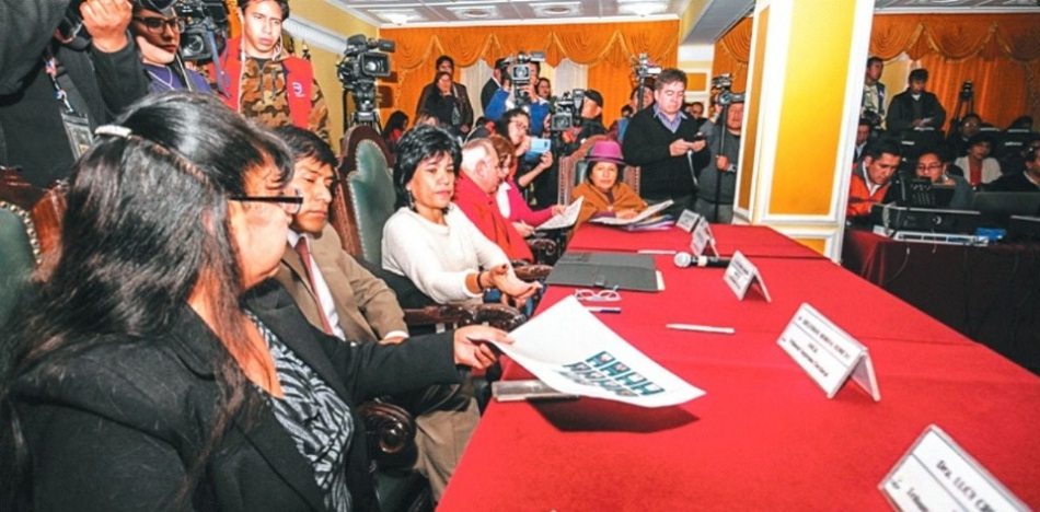 Reelección de Evo Morales vuelve a ser polémica en comicios para elegir a magistrados