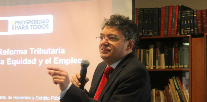 Colombia conoce al fin reforma tributaria que busca tapar agujero fiscal con más impuestos