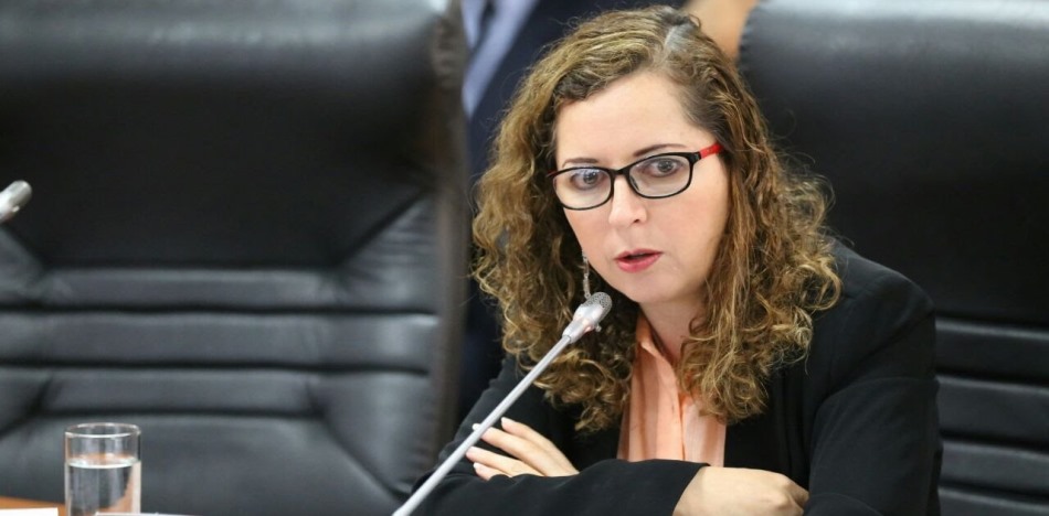 Polémica en Comisión Lava Jato de Perú tras renuncia de su presidente vinculado a gobernador preso