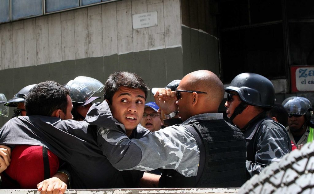 Piden reconocer a Lorent Saleh como refugiado en Colombia