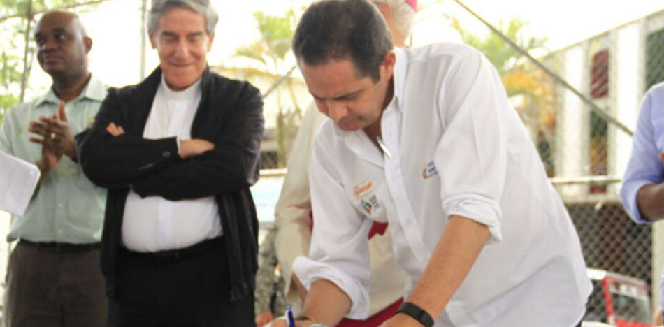 Rivales de Vargas Lleras le piden que renuncie a sus aspiraciones presidenciales