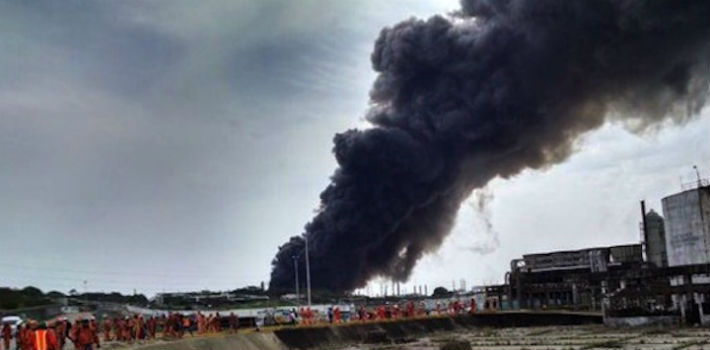 Pobladores en alerta tras explosión de planta química en México